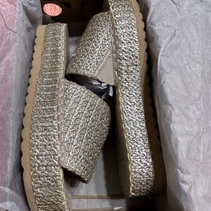 Beach by Matisse gold slip on sandal